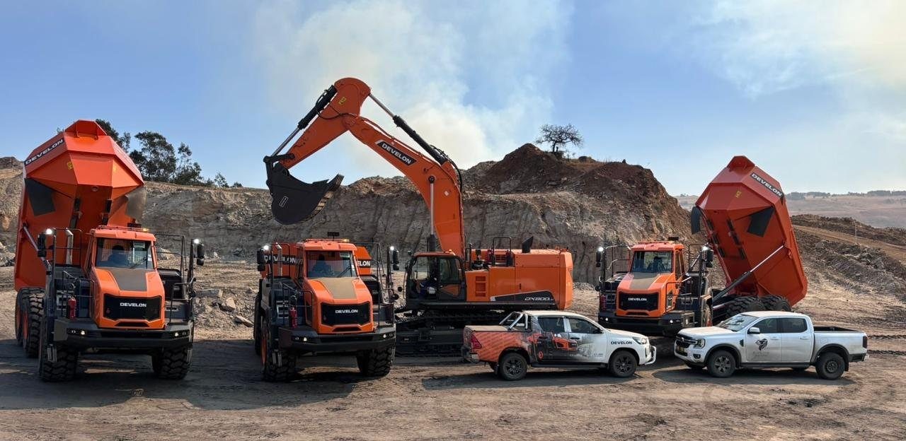The BLG Machinery DEVELON fleet lined up on site
