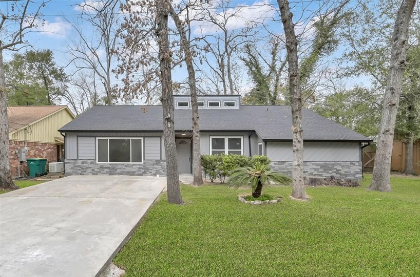 Moon Valley Court home exterior, Conroe