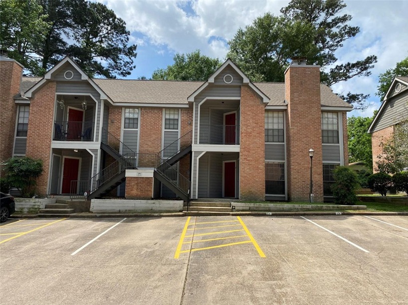 Sycamore Avenue condominium exterior, Huntsville